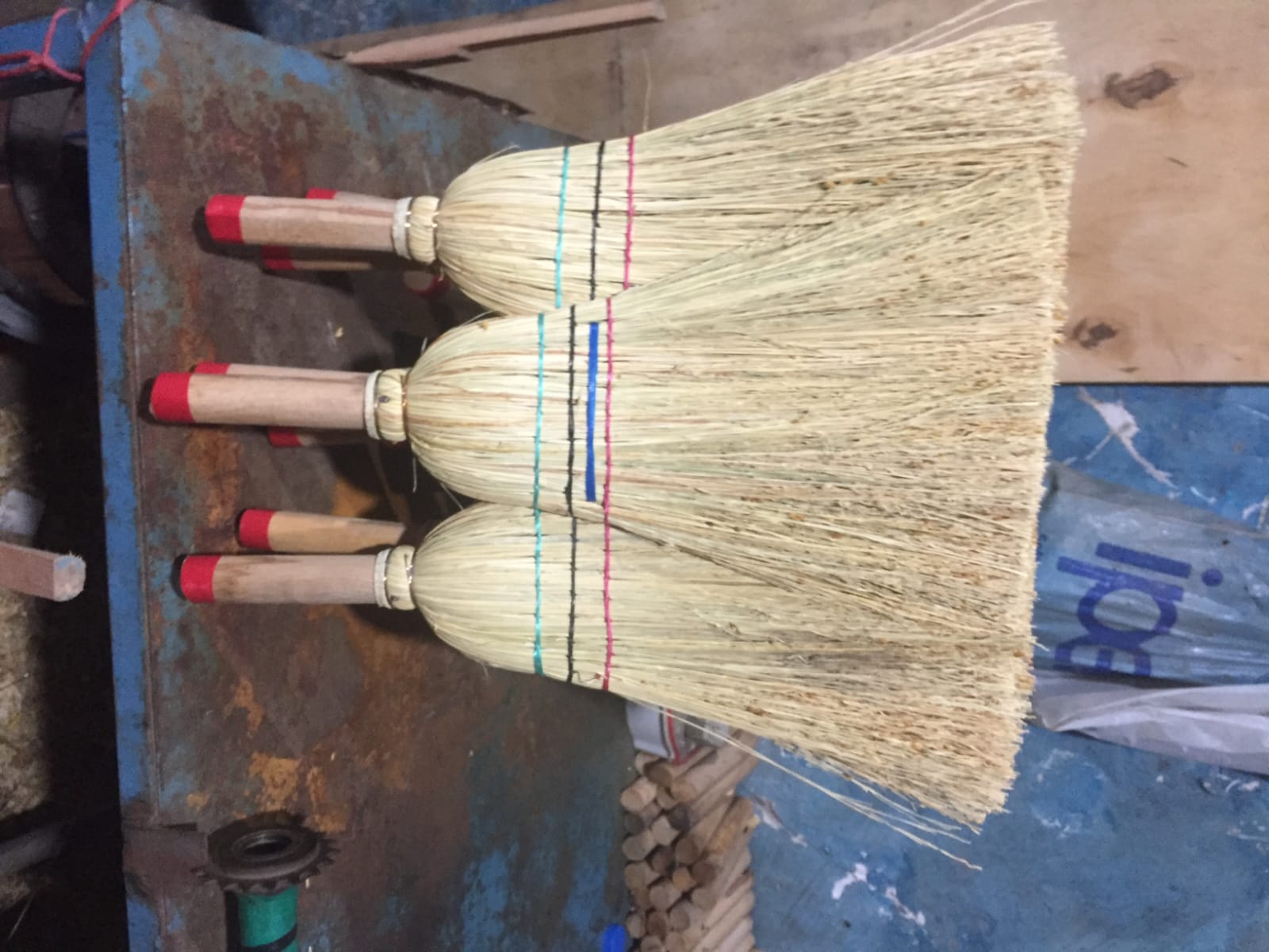 Saplı Yufka Süpürgesi