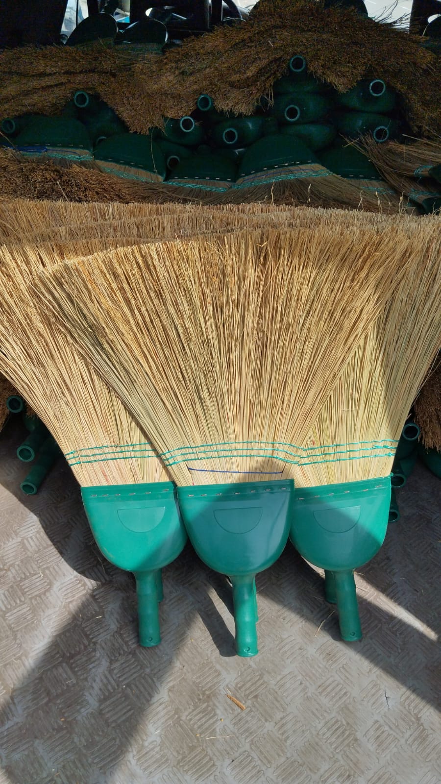 Yeni Nesil Plastik Süpürge